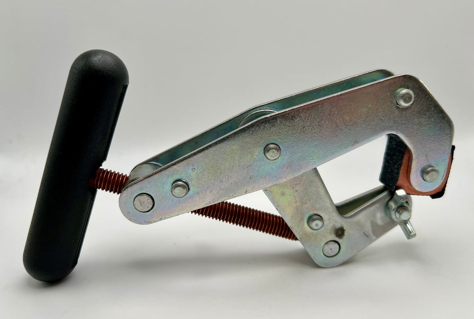 WC207. Tool for removing check valve compression disc on Ames and Watts backflow prevention assemblies